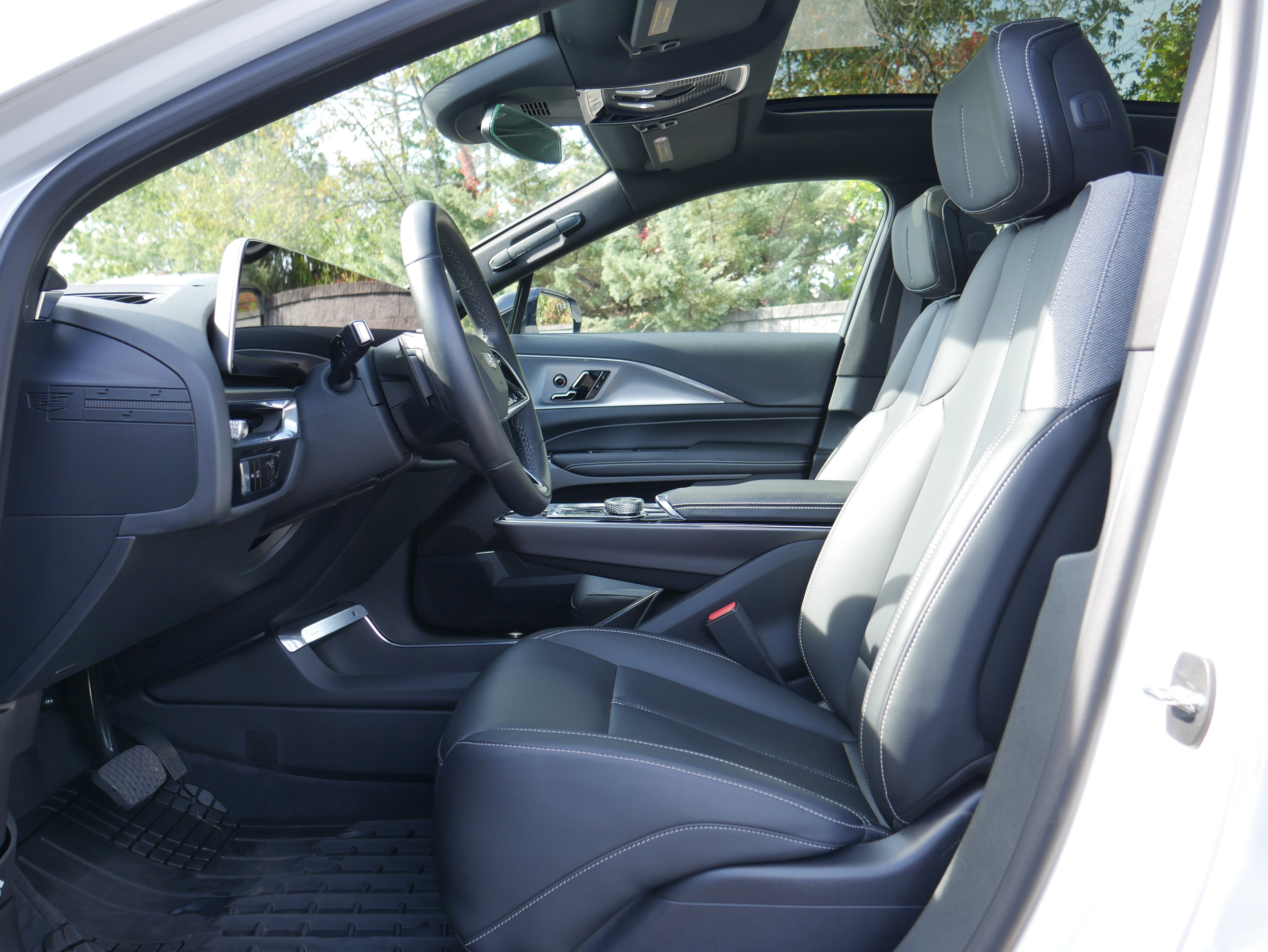 Certified 2024 Cadillac Lyriq Tech w/ Driver Assist Package image 12