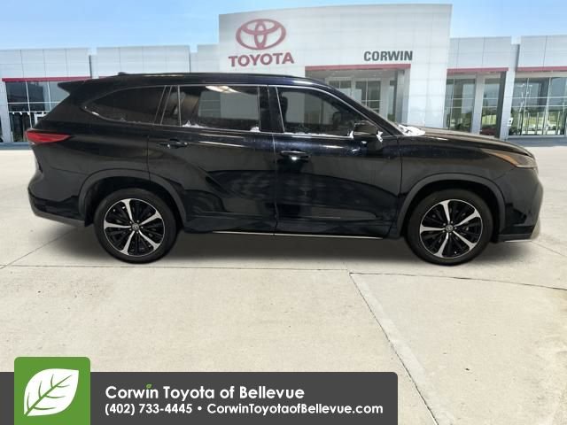 Used 2021 Toyota Highlander XSE image 6