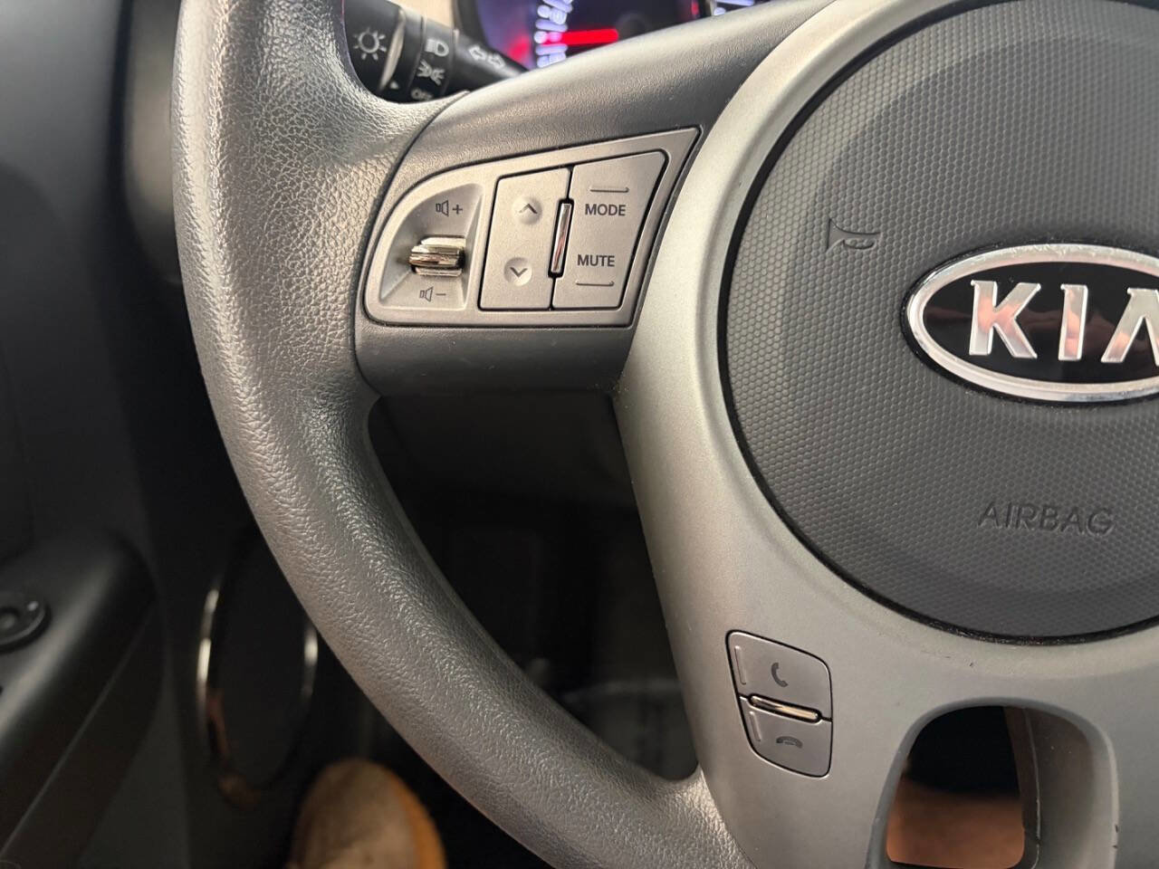 Used 2011 Kia Soul + FWD image 25