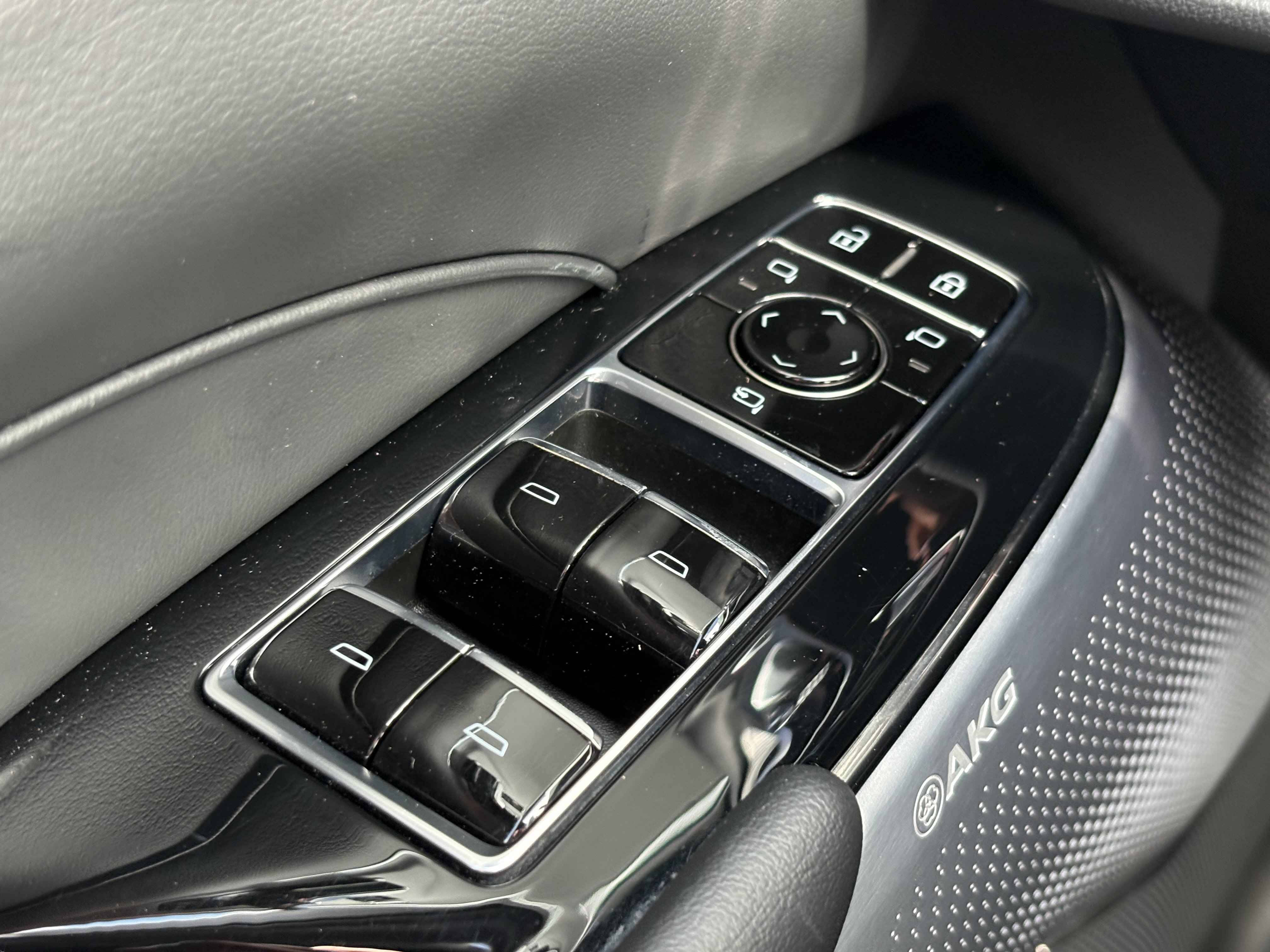 Used 2024 Cadillac Lyriq Luxury RWD image 29