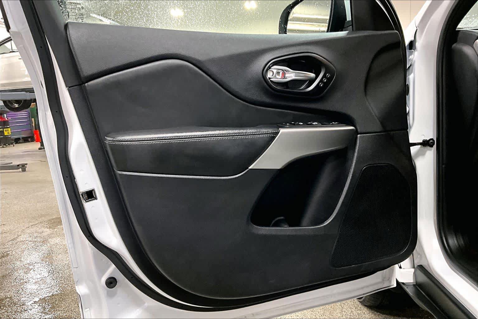 Used 2021 Jeep Cherokee High Altitude image 22