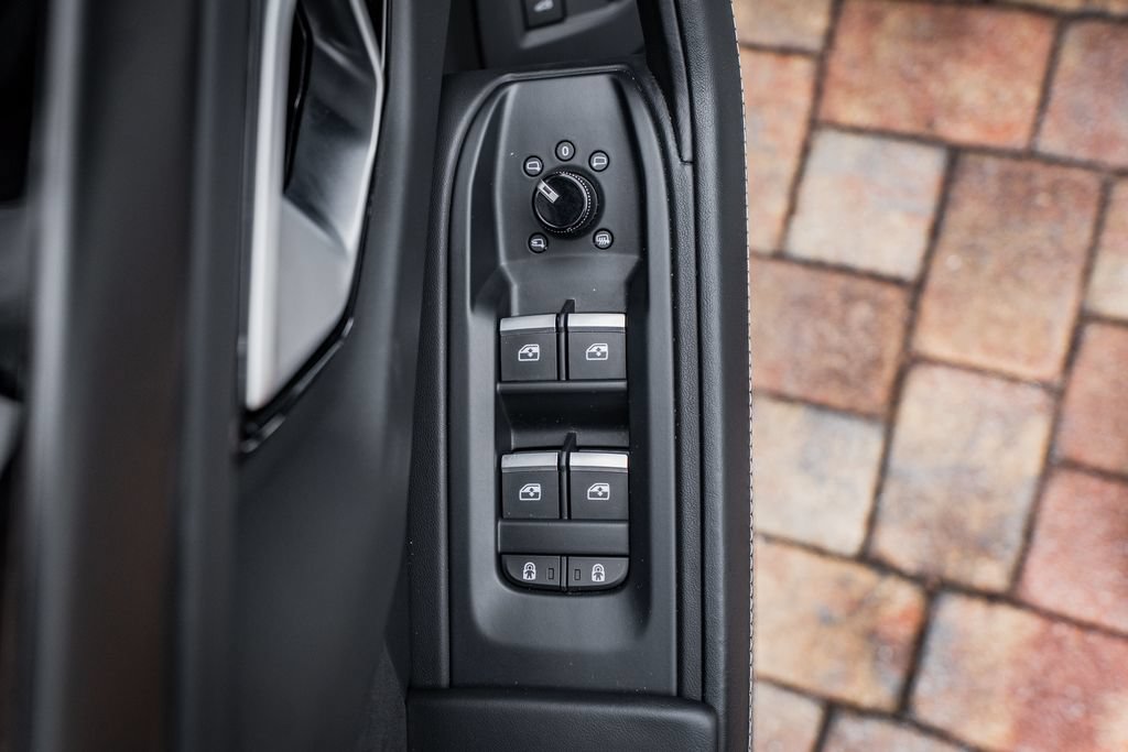 Used 2024 Lamborghini Urus S AWD/4WD image 19
