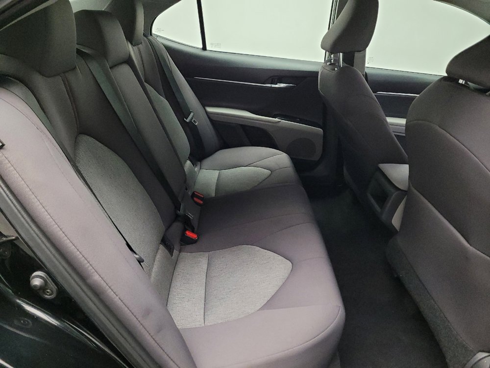 Used 2020 Toyota Camry LE image 19