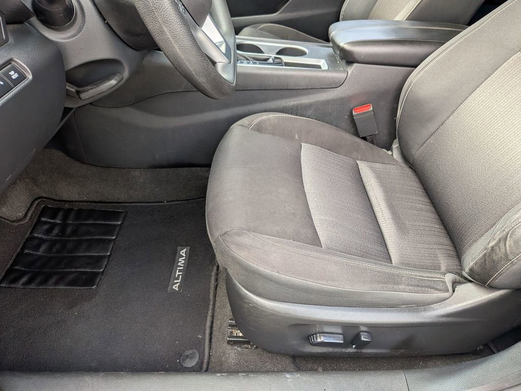 Used 2022 Nissan Altima 2.5 SV FWD image 15