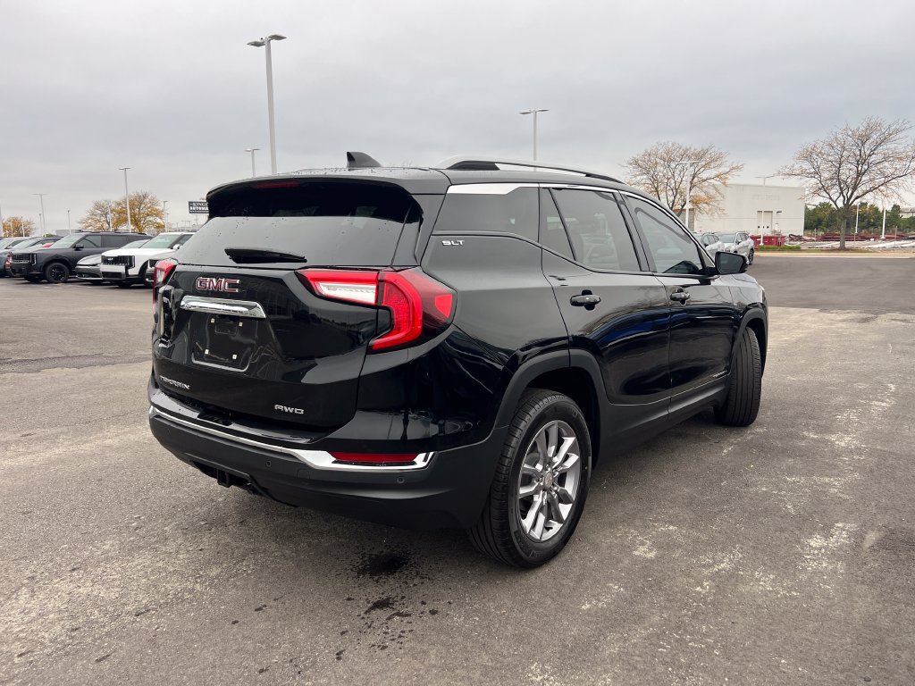 Used 2022 GMC Terrain SLT w/ Tech Package AWD/4WD image 3
