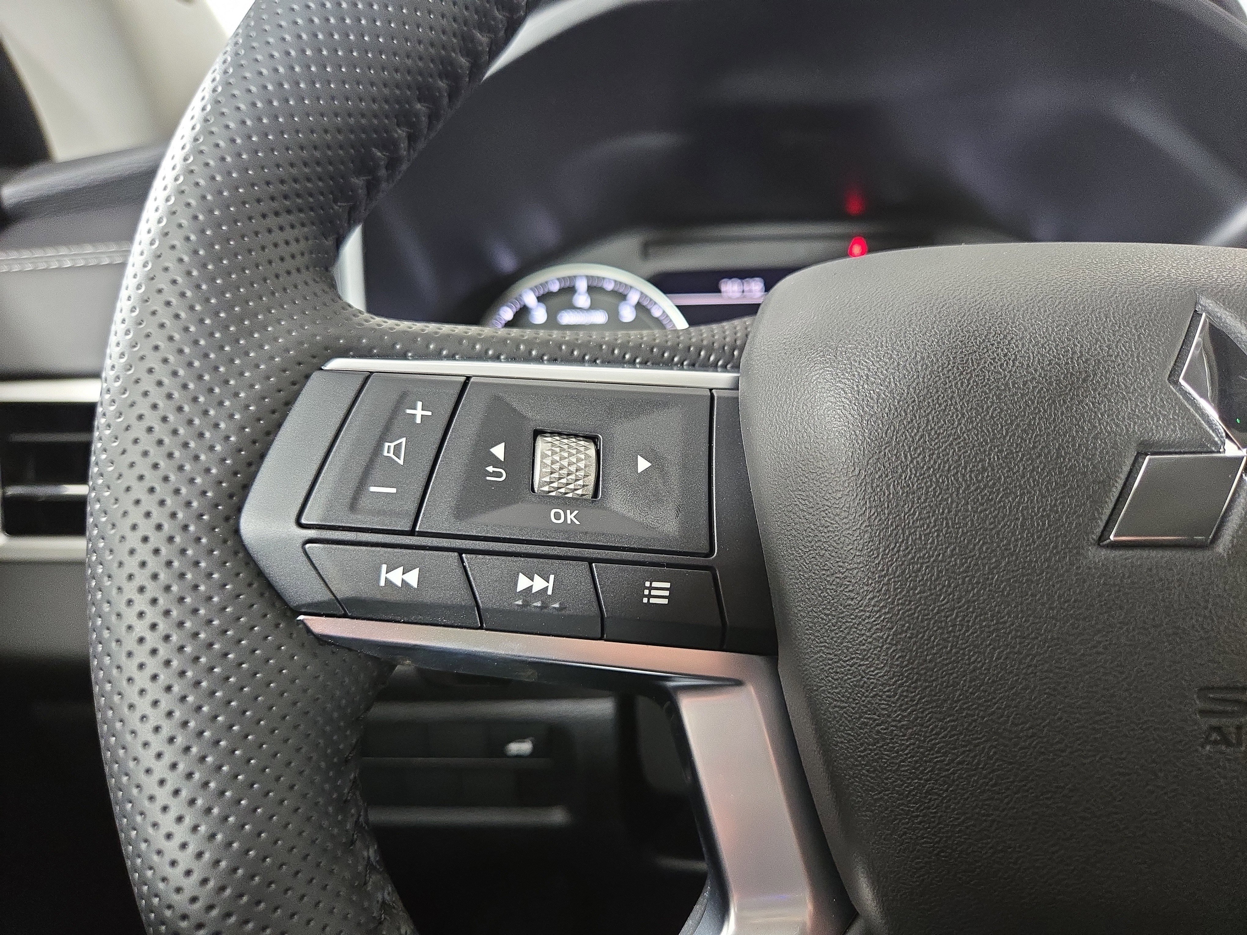 New 2026 Mitsubishi Outlander SE AWD/4WD image 15