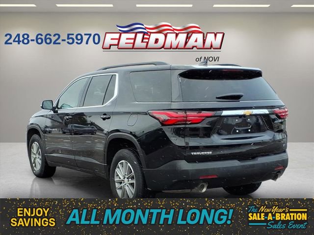 Used 2023 Chevrolet Traverse LT image 3