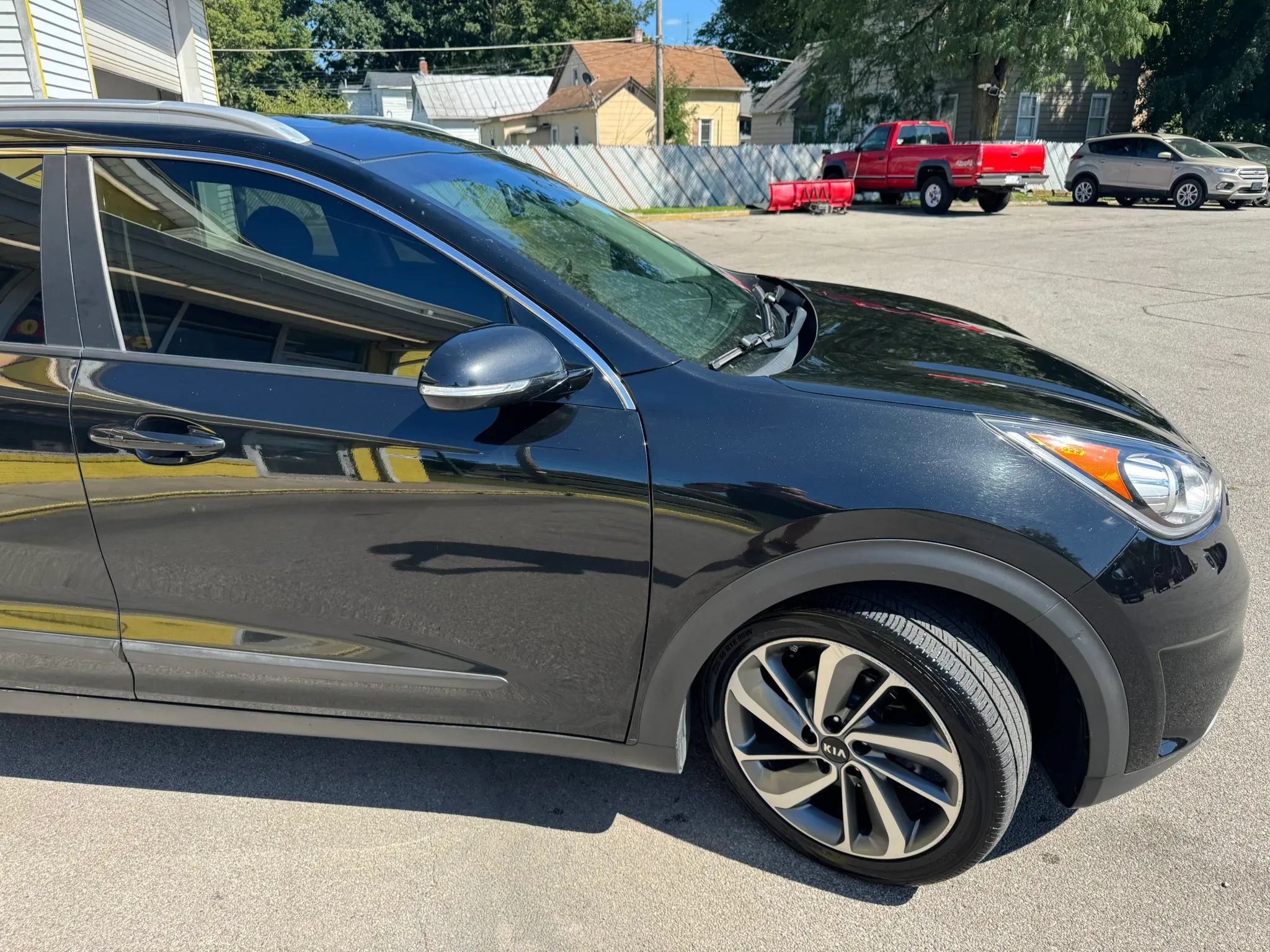 Used 2019 Kia Niro Touring FWD image 11