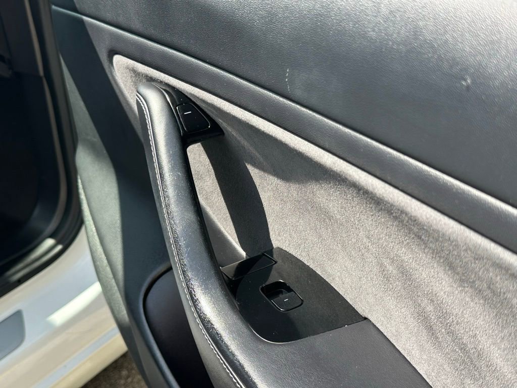 Used 2018 Tesla Model 3 Mid Range image 34