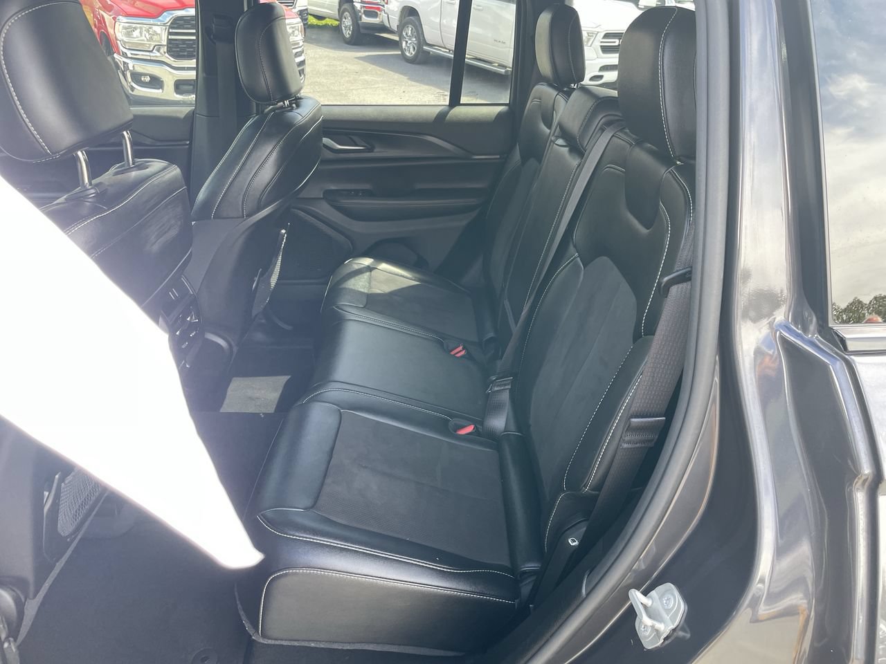 Used 2023 Jeep Grand Cherokee Altitude AWD/4WD image 22