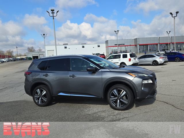 Used 2023 Nissan Rogue SL w/ SL Premium Package image 2