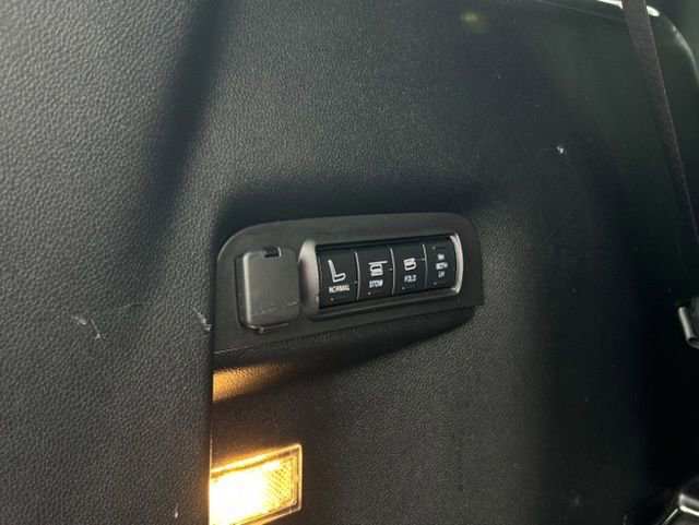 Used 2016 Ford Explorer Platinum image 9