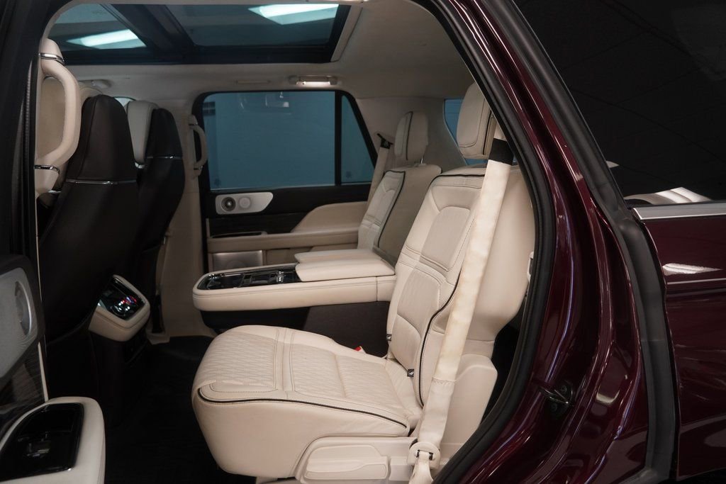Used 2018 Lincoln Navigator Black Label image 28