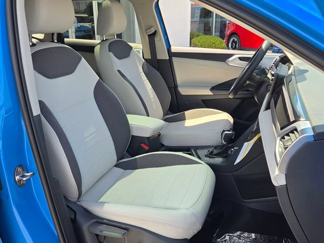 New 2026 Volkswagen Taos SE FWD image 16