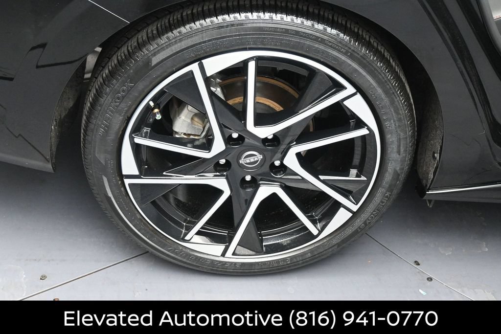 Certified 2025 Nissan Sentra SR w/ SR Premium Package FWD image 5