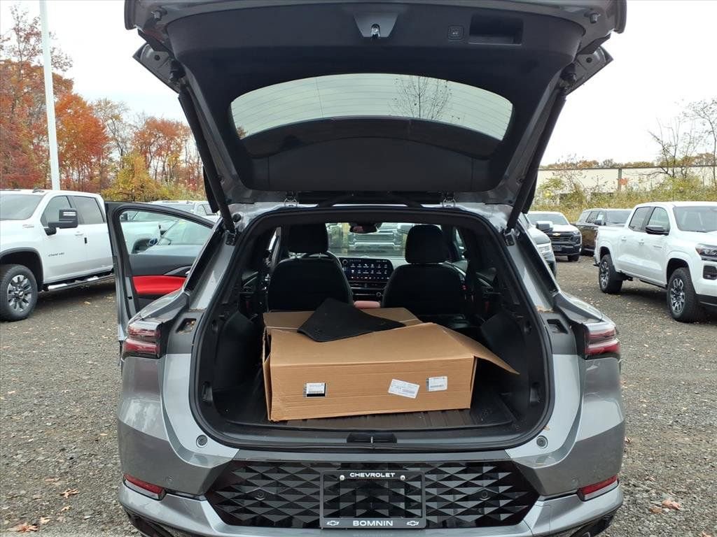 Used 2025 Chevrolet Equinox EV RS image 22