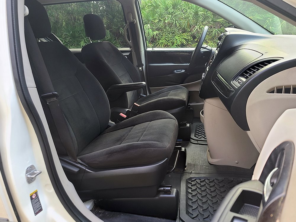 Used 2012 RAM C/V w/ PWR Window Group image 15