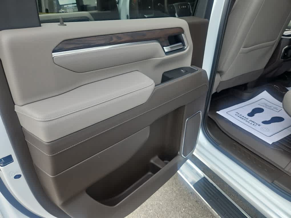New 2026 GMC Sierra 3500 SLT w/ SLT Convenience Package AWD/4WD image 18