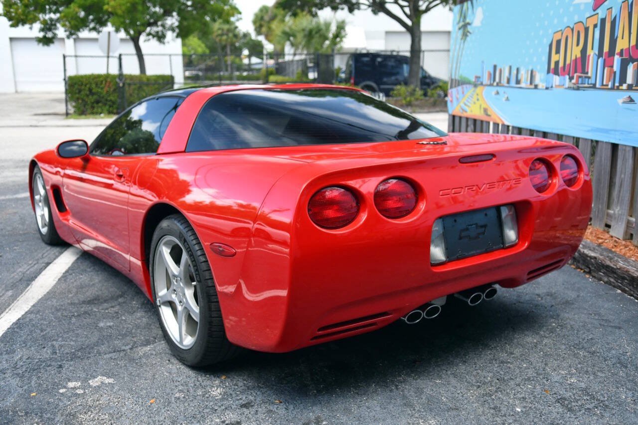 Used 2004 Chevrolet Corvette Coupe w/ Roof Package RWD image 12