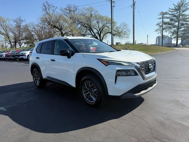 Used 2023 Nissan Rogue S image 8