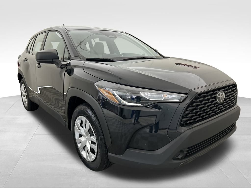 Used 2023 Toyota Corolla Cross L image 7