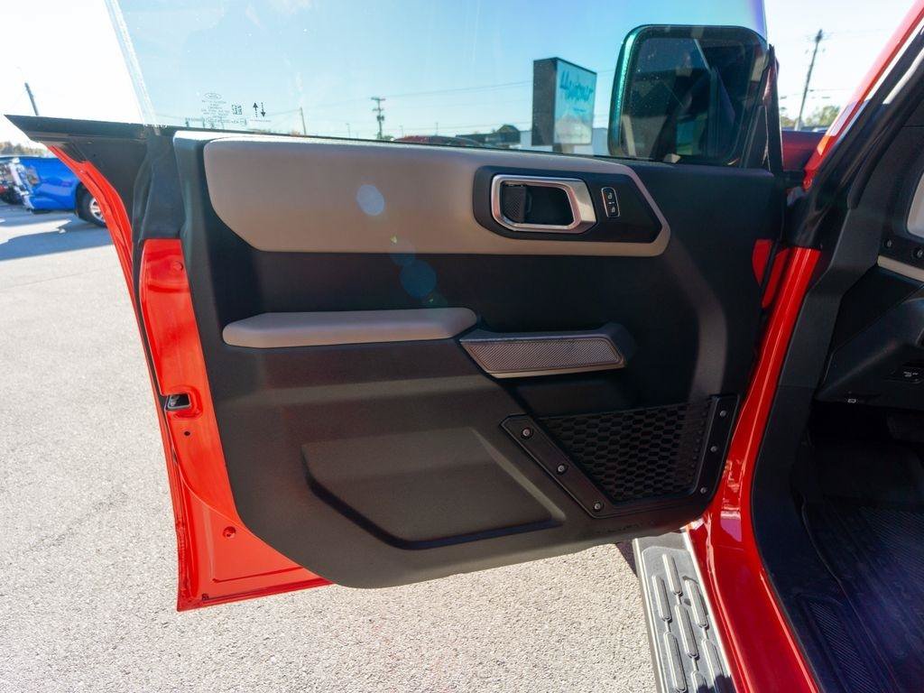 Used 2023 Ford Bronco Wildtrak AWD/4WD image 17