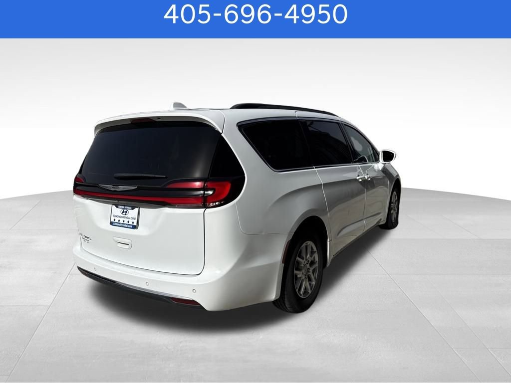 Used 2022 Chrysler Pacifica Touring-L image 3