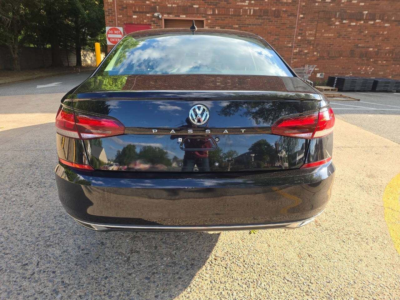 Used 2020 Volkswagen Passat 2.0T SE FWD image 3