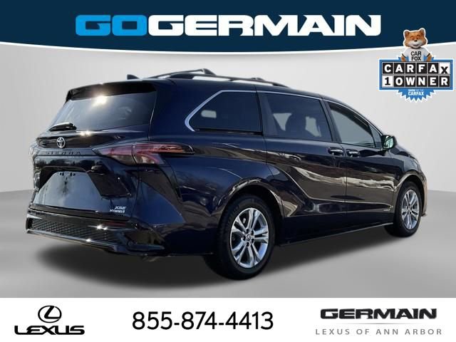 Used 2021 Toyota Sienna XSE w/ XSE Plus Package image 8