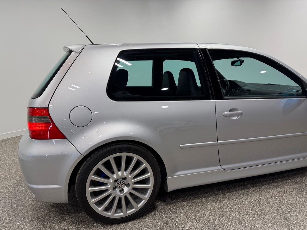 Used 2004 Volkswagen R32 image 23