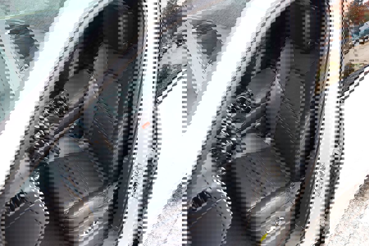 Used 2021 Porsche Cayenne Coupe image 39