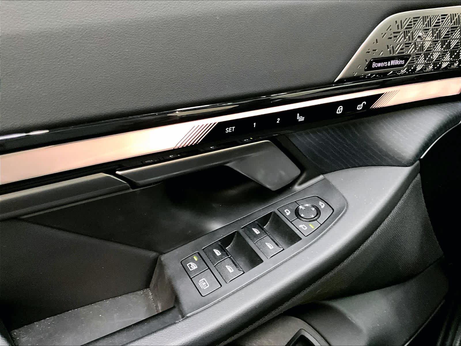 Used 2024 BMW i5 eDrive40i w/ Executive Package RWD image 35
