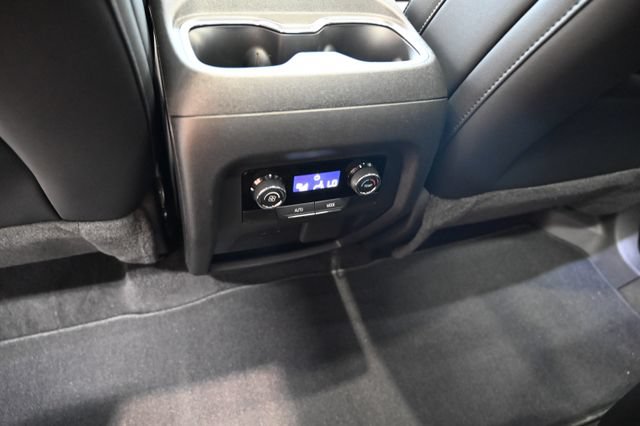 New 2027 Chevrolet Traverse LT w/ Sun and Wheel Package FWD image 28