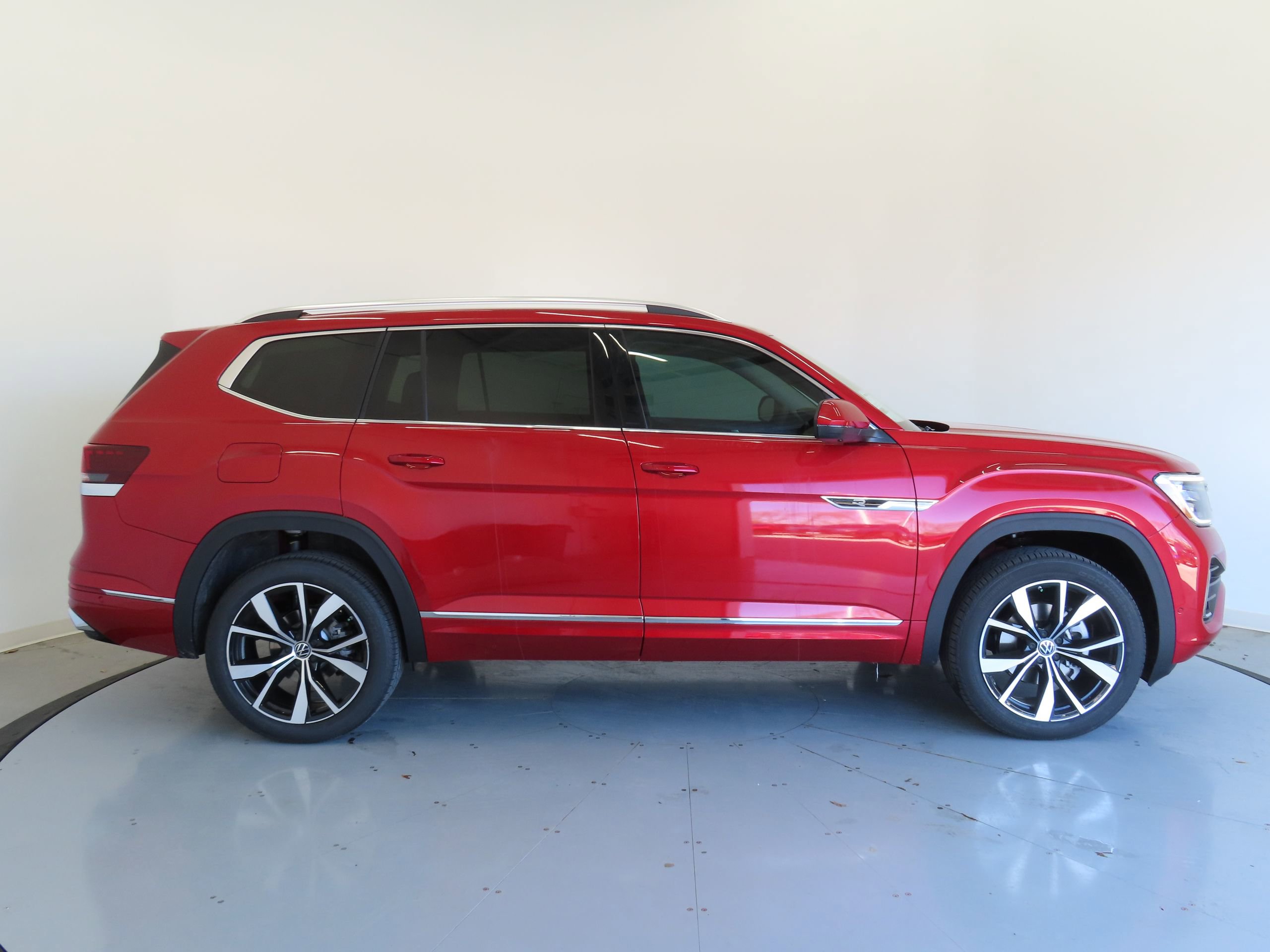 New 2025 Volkswagen Atlas SEL Premium R-Line AWD/4WD image 2