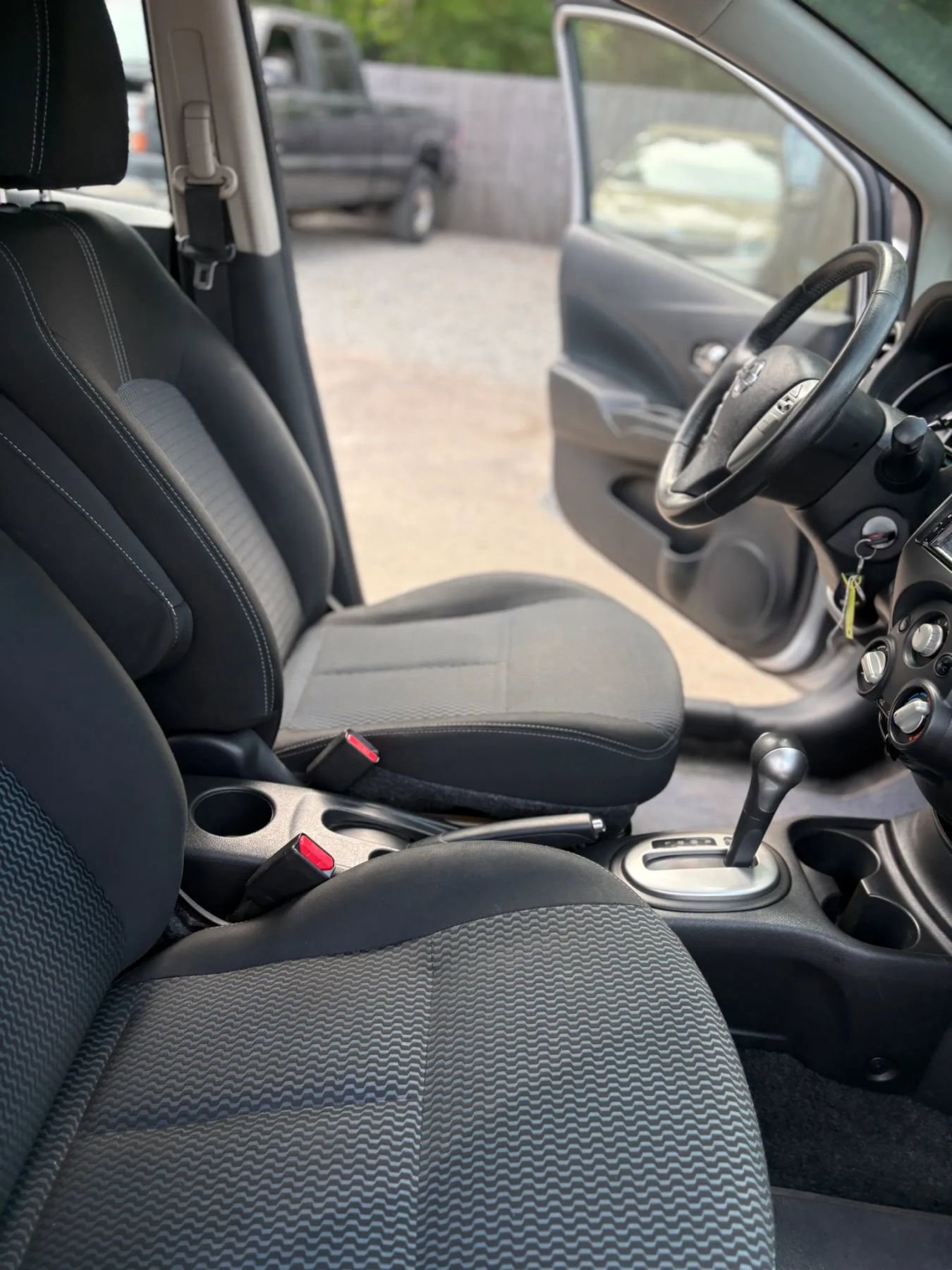 Used 2014 Nissan Versa Note SV FWD image 16