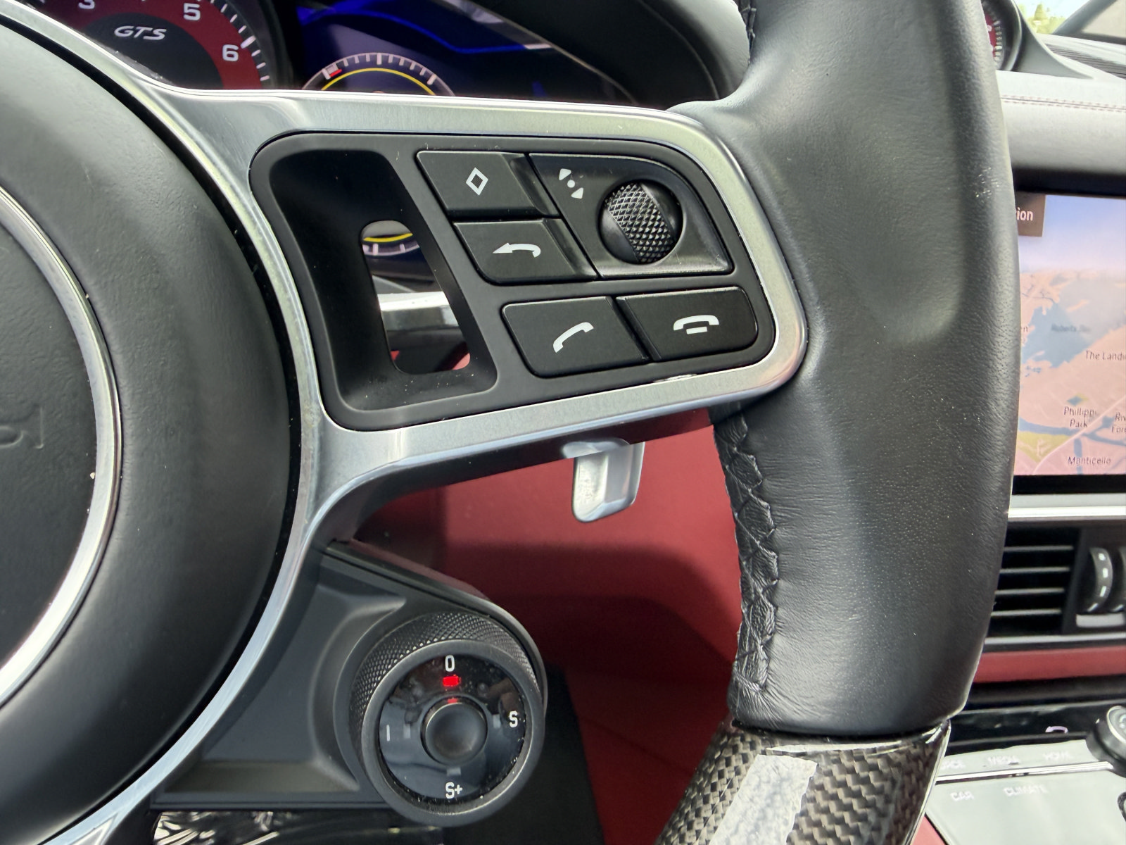 Certified 2022 Porsche Cayenne GTS AWD/4WD image 35