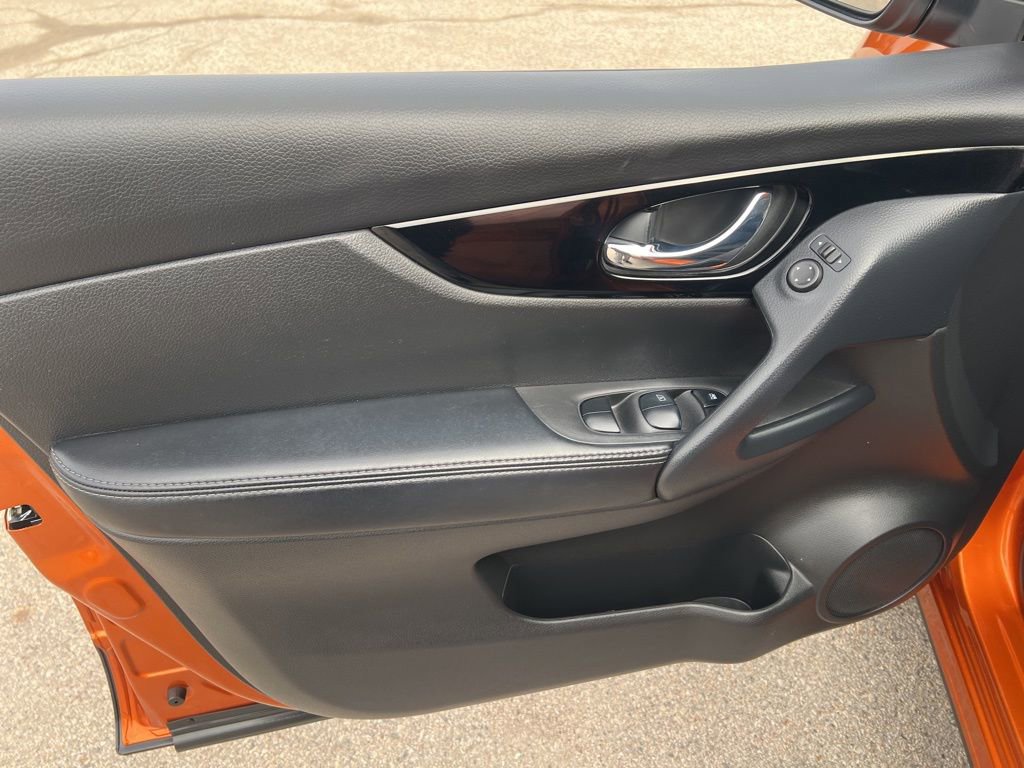 Used 2020 Nissan Rogue Sport SV w/ All-Weather Package image 7