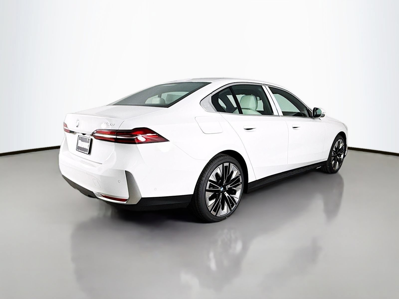 Used 2026 BMW 530i RWD image 7