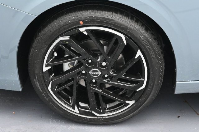 New 2026 Nissan Sentra SR w/ Floor Mat Package FWD image 7