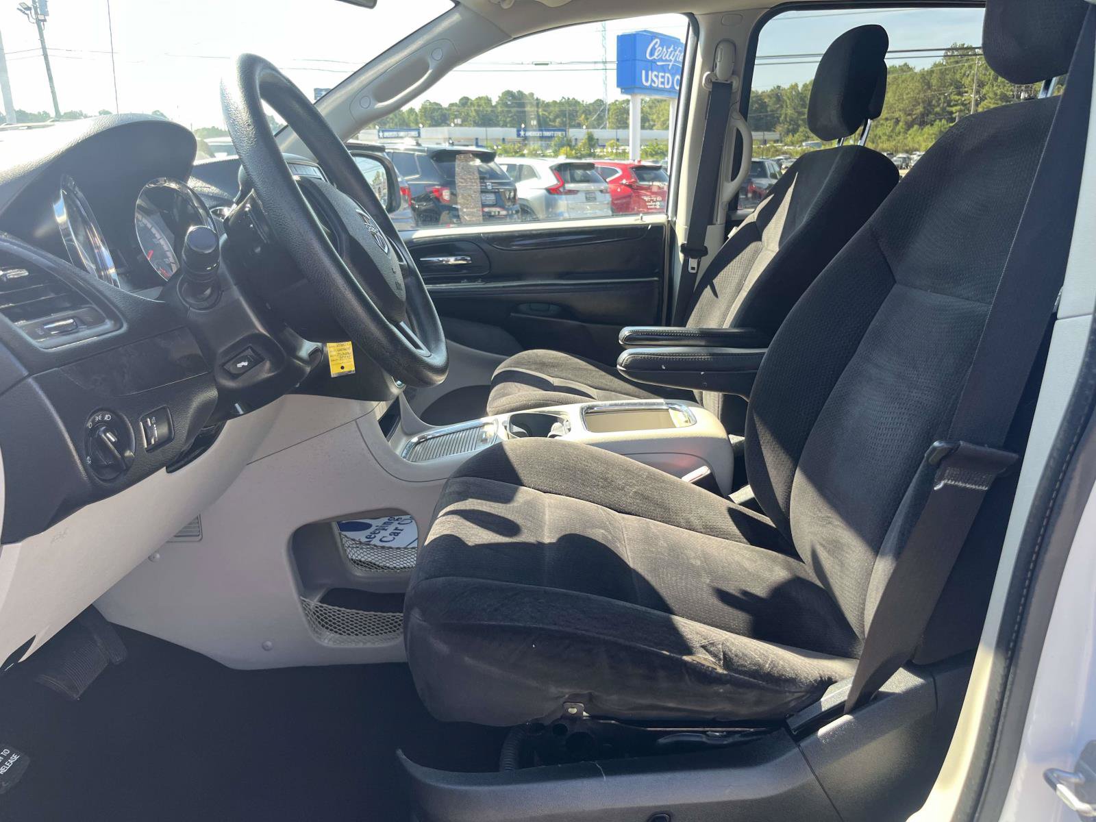 Used 2014 Dodge Grand Caravan SXT FWD image 16