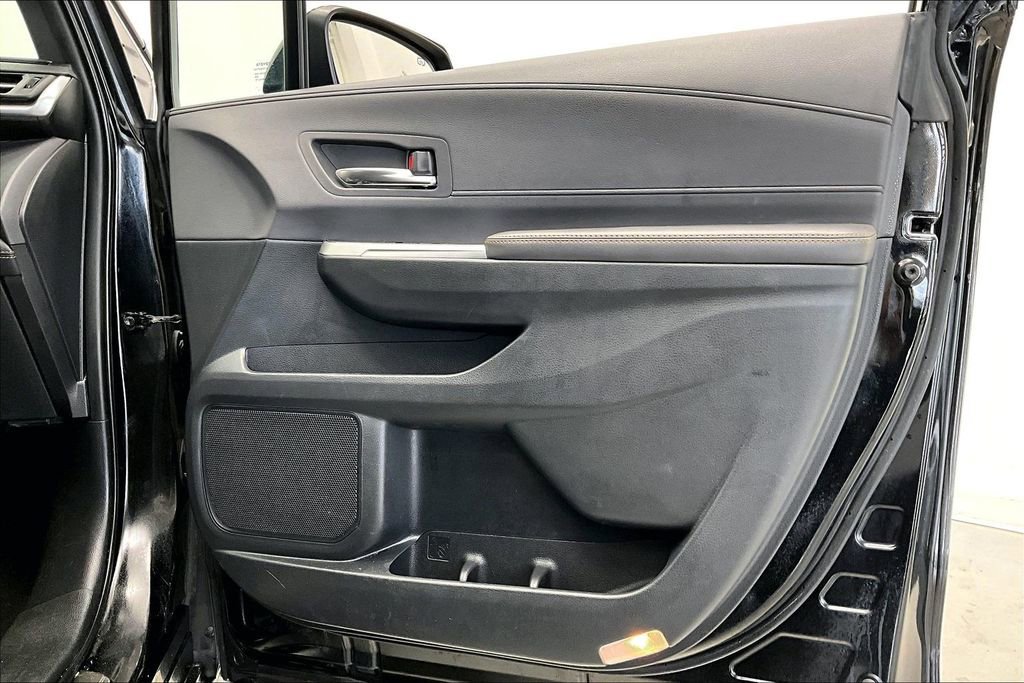 Used 2022 Toyota Sienna XLE Woodland Edition AWD/4WD image 18