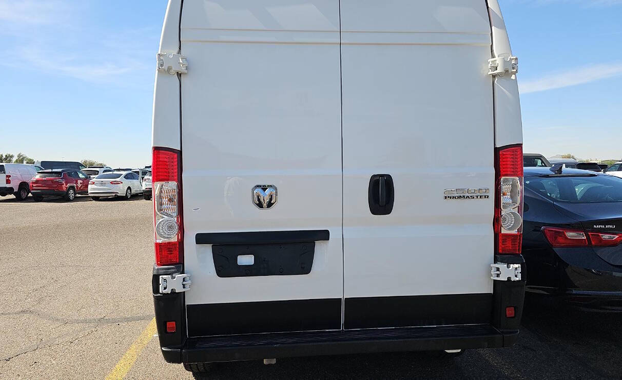 Used 2026 RAM ProMaster 2500 w/ Convenience Group FWD image 3