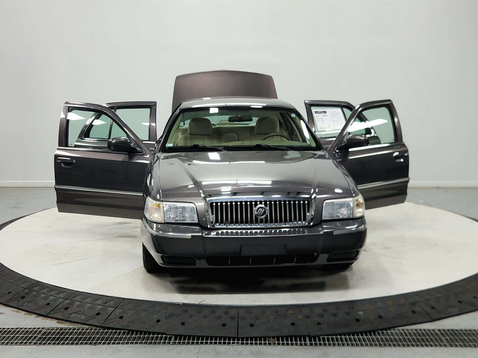 Used 2007 Mercury Grand Marquis GS RWD image 10