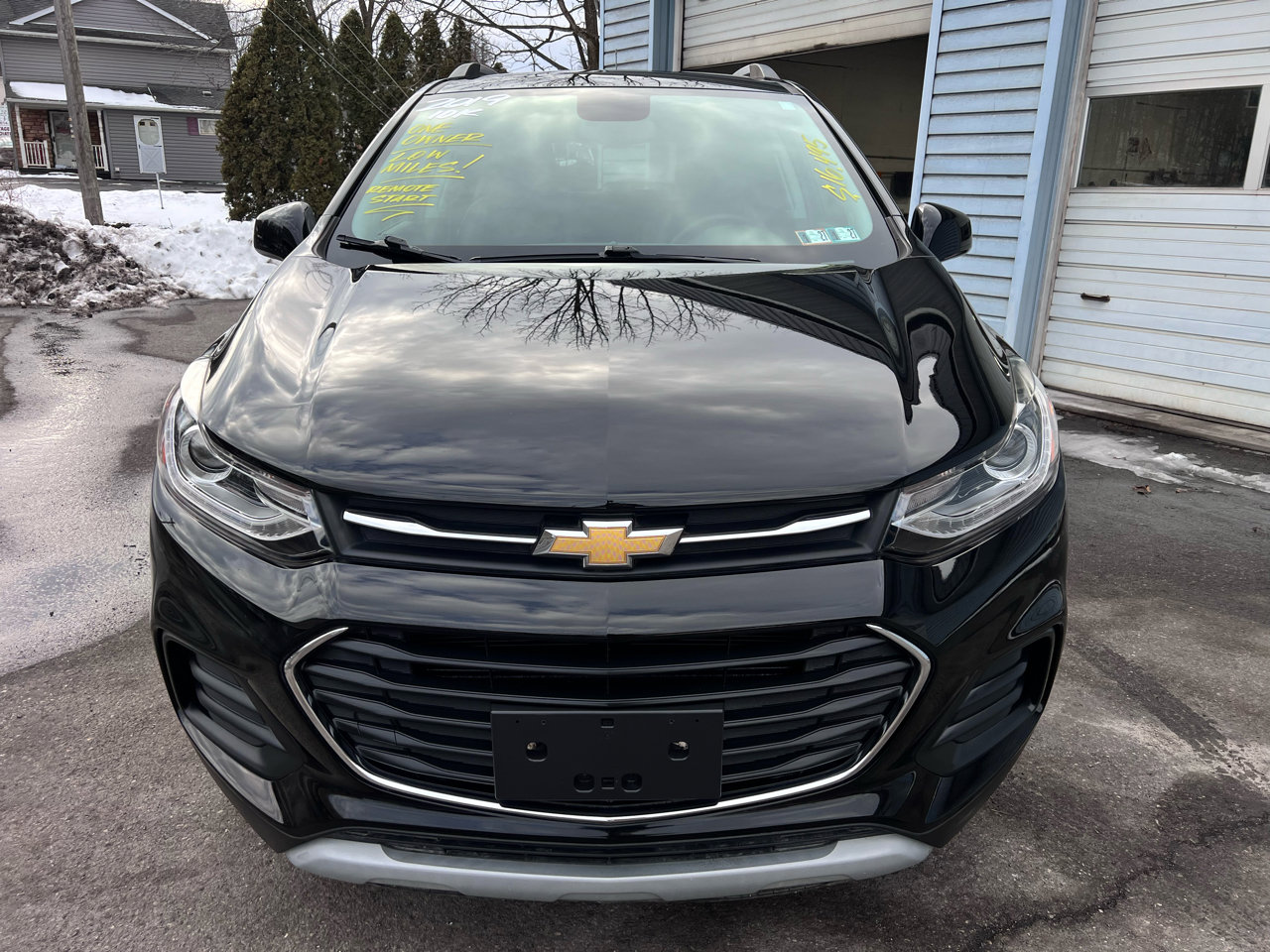 Used 2019 Chevrolet Trax LT w/ LT Convenience Package image 2