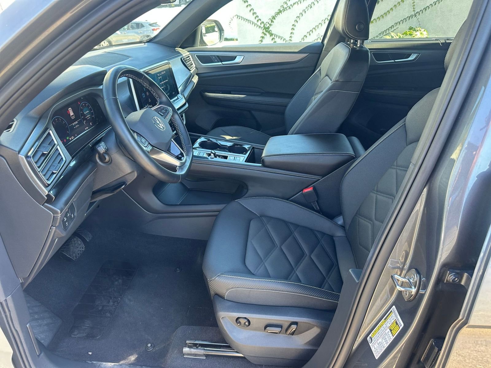 Used 2025 Volkswagen Atlas Cross Sport SE image 27