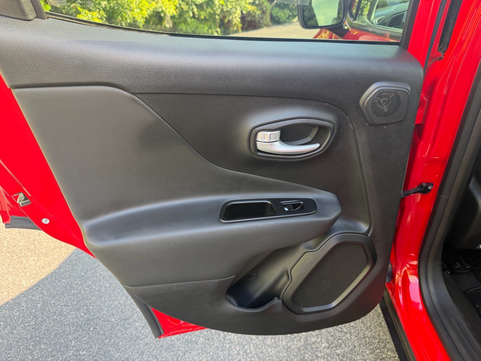 Used 2023 Jeep Renegade Latitude w/ Sun/Sound Group AWD/4WD image 49