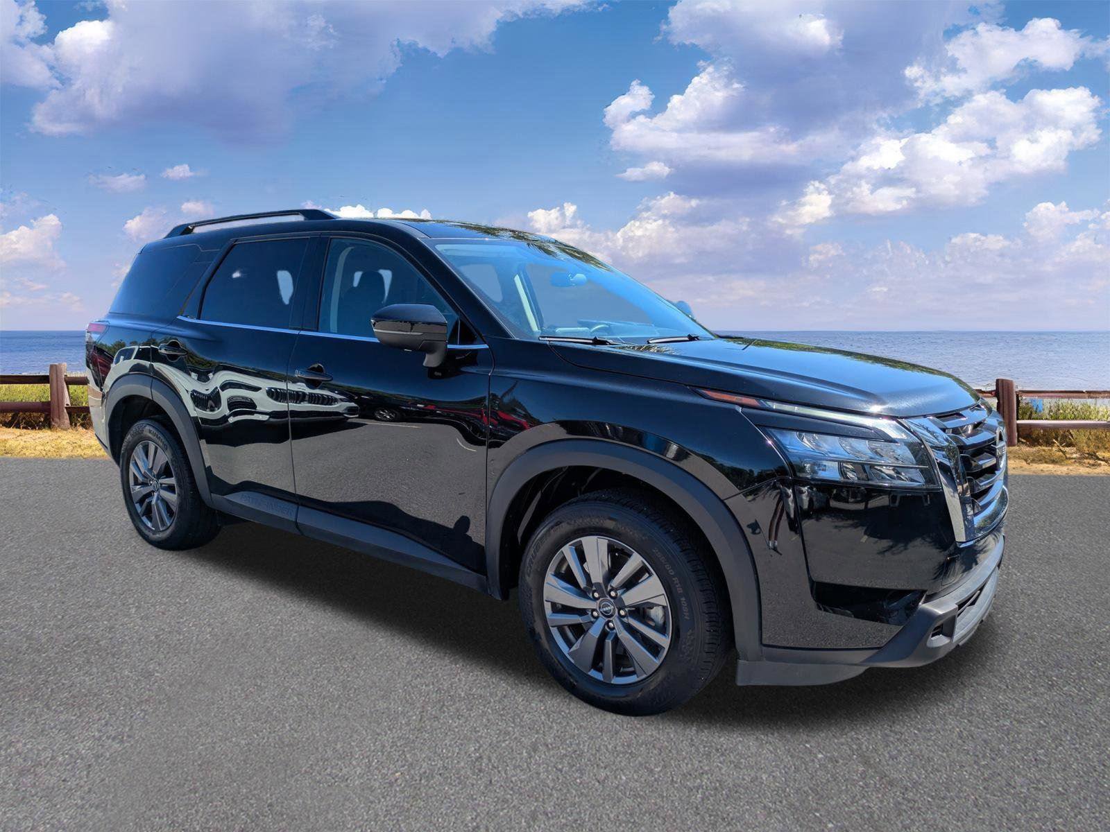 Used 2025 Nissan Pathfinder SV AWD/4WD image 10