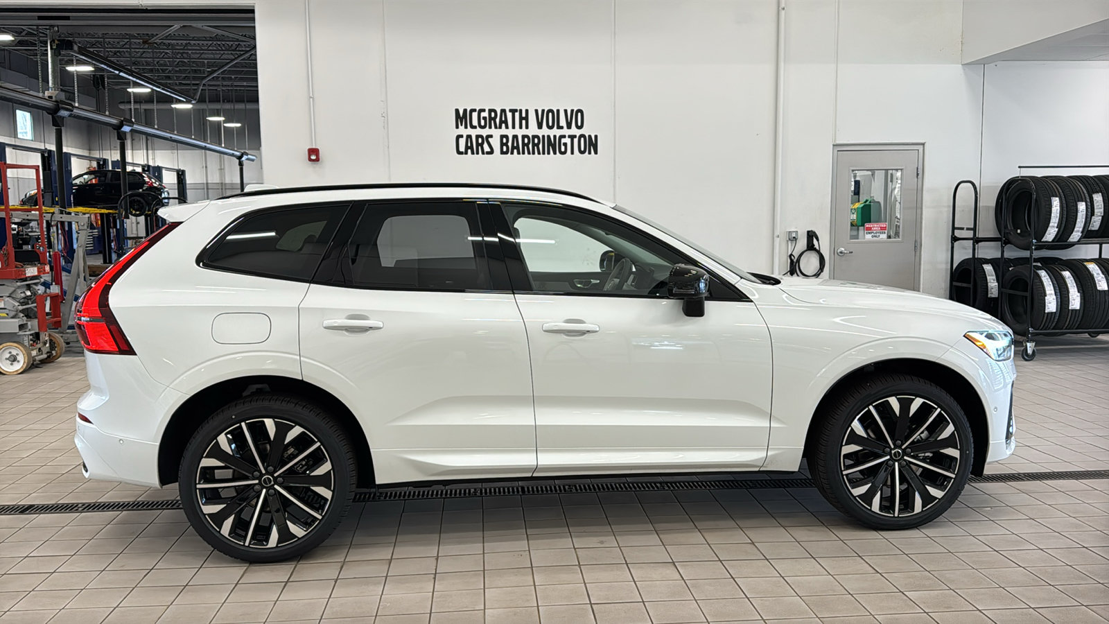 New 2026 Volvo XC60 B5 Ultra w/ Protection Package Premier AWD/4WD image 4