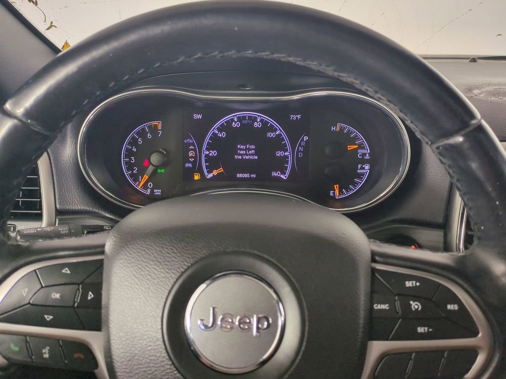 Used 2020 Jeep Grand Cherokee Laredo image 31