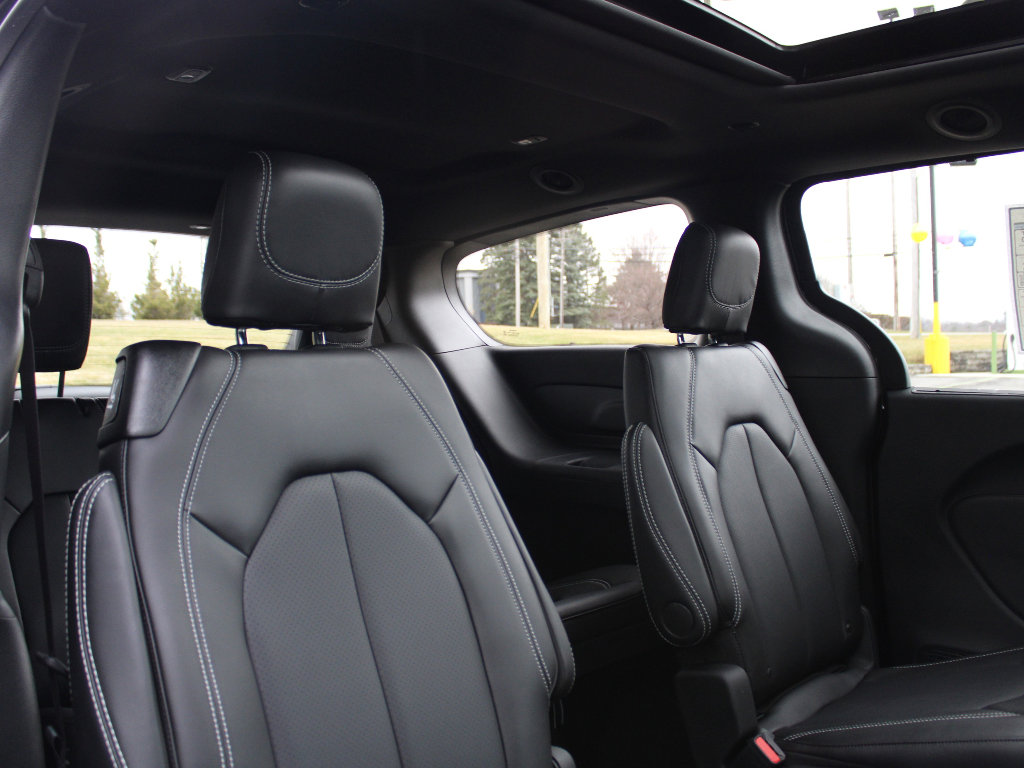 New 2026 Chrysler Pacifica Select image 28